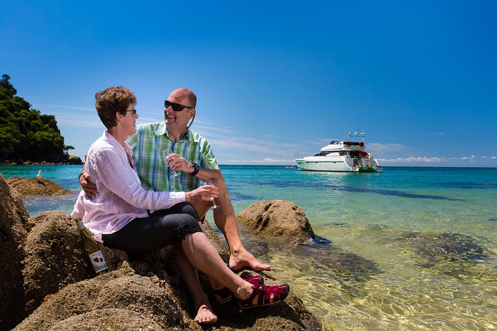 Private boat charters in the Abel Tasman National Park fully catered 